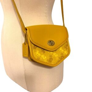 Coach | Limited Edition Turnlock Flap Pouch 15 | Yellow Horse & Carriage